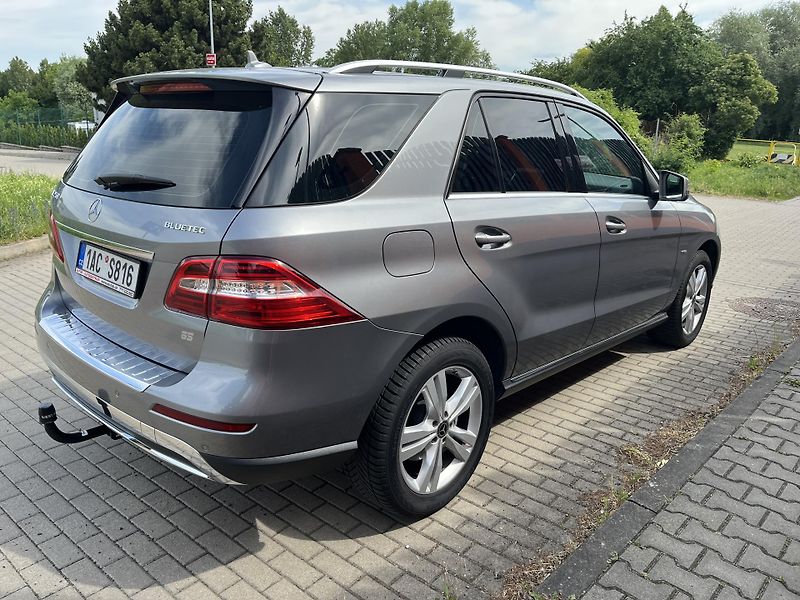 Mercedes-Benz Třídy M ML 250 CDi Sport - fotka 5 z 30