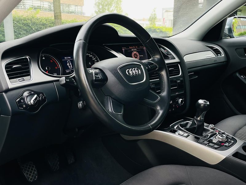 Audi A4 3.0TDI QUATTRO VÝHŘEV SERVISKA - fotka 23 z 41