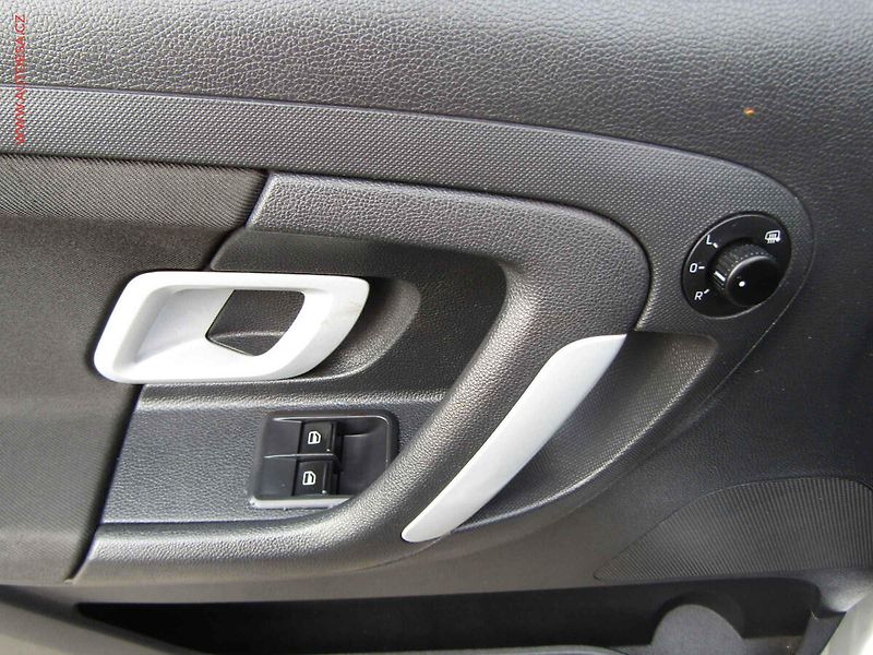 Škoda Fabia (2008) 1.4 MPi, ČR, servis.kniha, AC - fotka 11 z 15