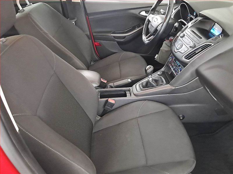 Ford Focus (2017) 1.5 TDCi, Tempomat - fotka 9 z 20