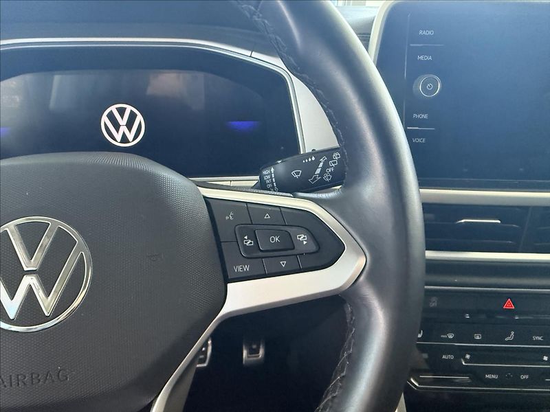 Volkswagen T-Roc 1,0   TSI 85kW,SERVISKA,1.MAJ - fotka 14 z 25