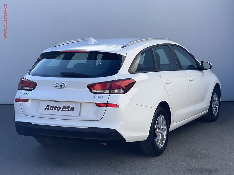 Hyundai i30 (2020) 1.6 CRDi SW, 1.maj,ČR - fotka 4 z 18