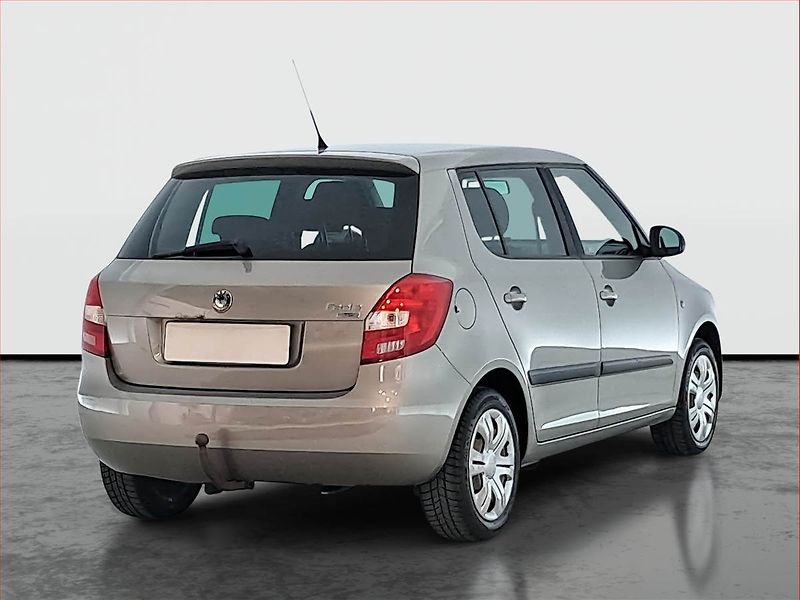 Škoda Fabia (2010) 1.2 TSI, Tažné, Klima - fotka 5 z 13