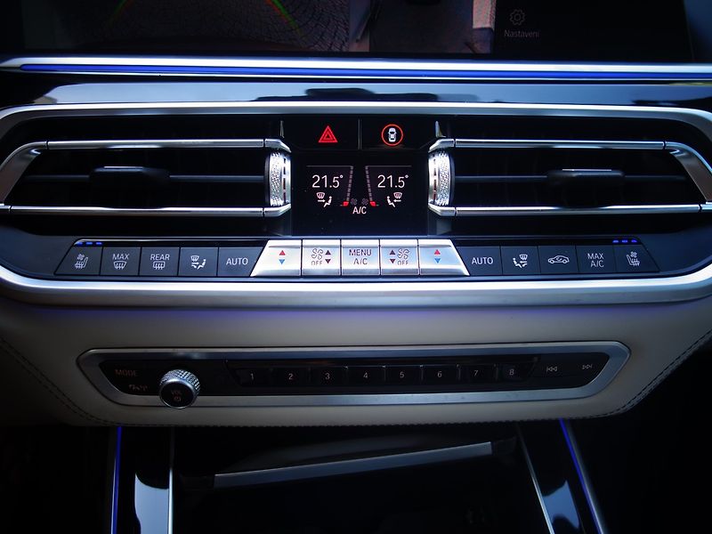 BMW X7 (2022) 4.0d*XD*M-PAKET*24000KM*TOP*CZ - fotka 25 z 50