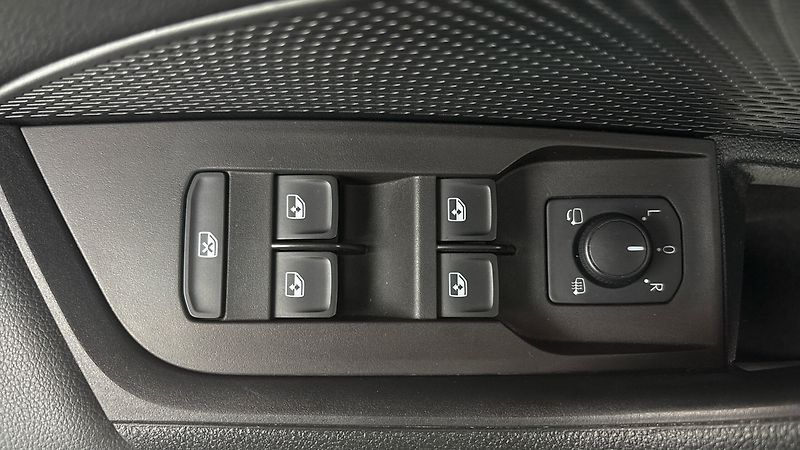 Škoda Octavia 2.0 TDI DSG Style Combi - fotka 22 z 29