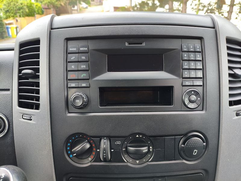 Volkswagen Crafter (2016) 2,0 TDI 80Kw 7 míst - fotka 21 z 30