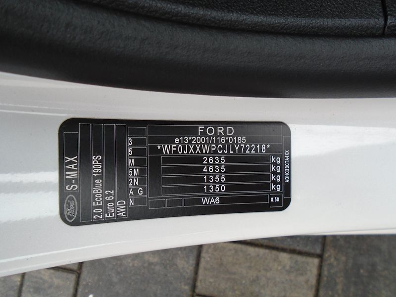 Ford S-MAX 2.0EcoBlue 140kW AWD Vignale A - fotka 35 z 49