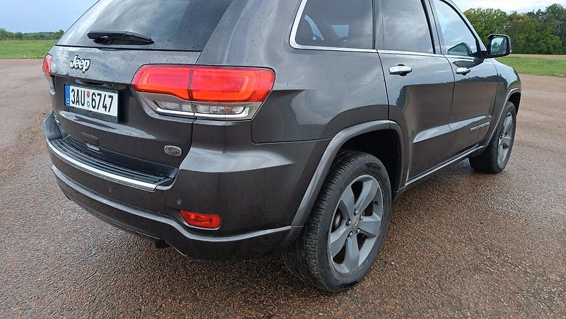 Jeep Grand Cherokee 3,0d Overland Nové v ČR - fotka 25 z 52