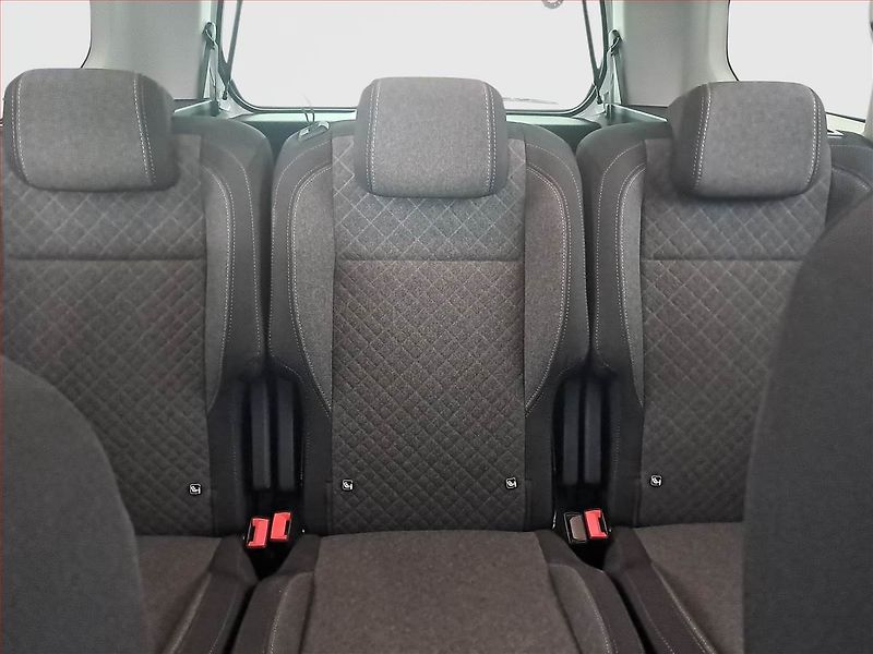 Opel Combo (2024) Maxi Edition 1.5 CDTI, 7Míst - fotka 10 z 18