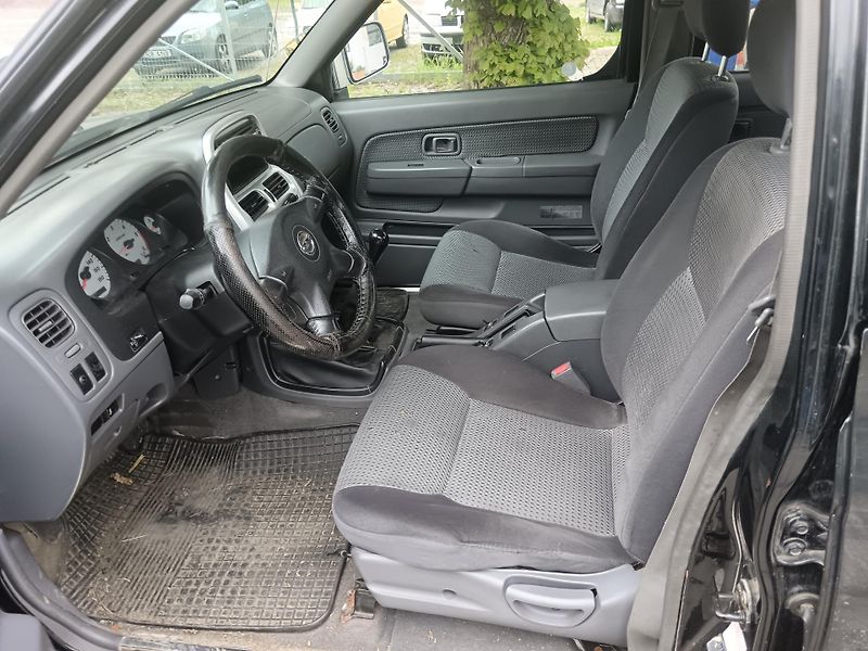 Nissan Navara (2003) 2,5 tdi 4x4 Doublecab - fotka 13 z 16