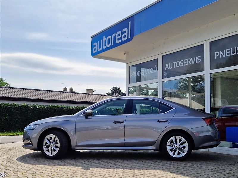 Škoda Octavia 2,0 TDI DSG TOPSTAV +ZIMNÍPNEU - fotka 2 z 46