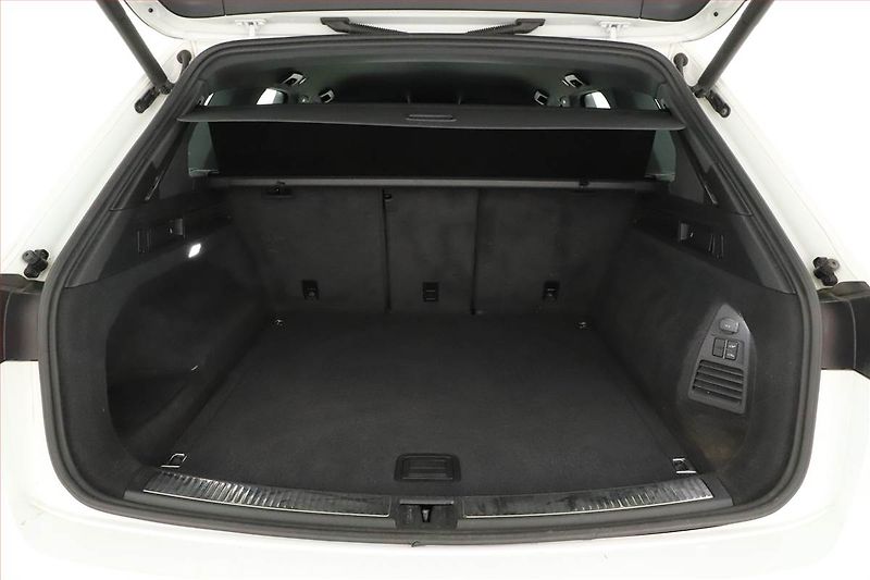 Volkswagen Touareg (2020) 3.0 TDI, 4x4, Vzduch, ACC - fotka 11 z 31