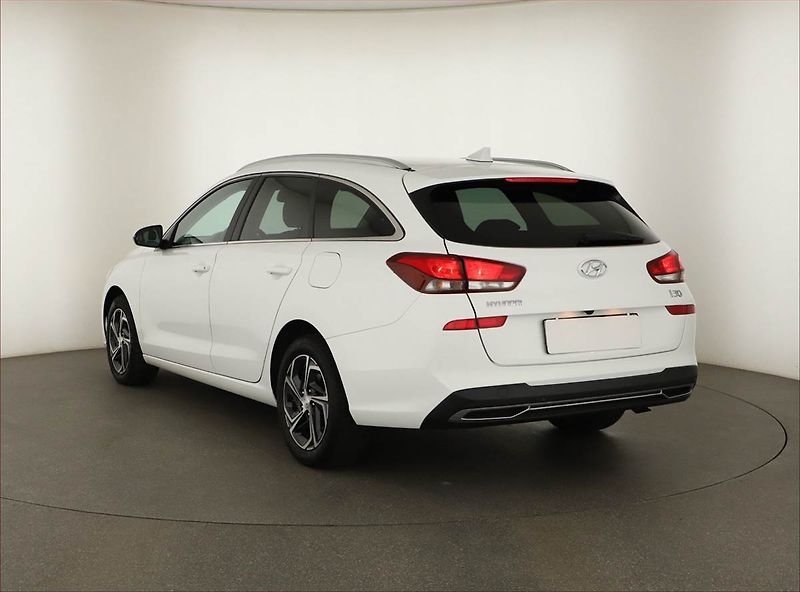 Hyundai i30 (2021) Smart 1.6 CRDi, ČR,1.maj - fotka 4 z 14