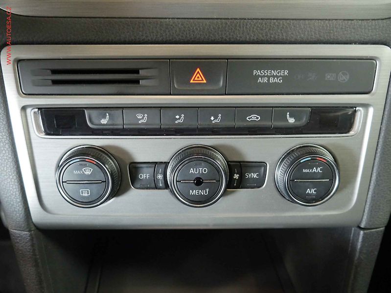 Volkswagen Golf Sportsvan (2015) 1.6. TDI, DSG - fotka 16 z 20