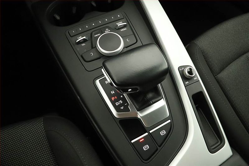Audi A4 (2017) 2.0 TDI, Automat, Tempomat - fotka 12 z 15