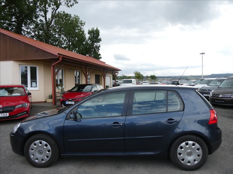 Volkswagen Golf 1,4 i16V serviska,ČR,2.majitel - fotka 6 z 49