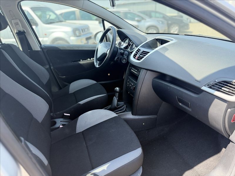 Peugeot 207 1,6 HDI KLIMA +SADA KOL 79tKm - fotka 23 z 25