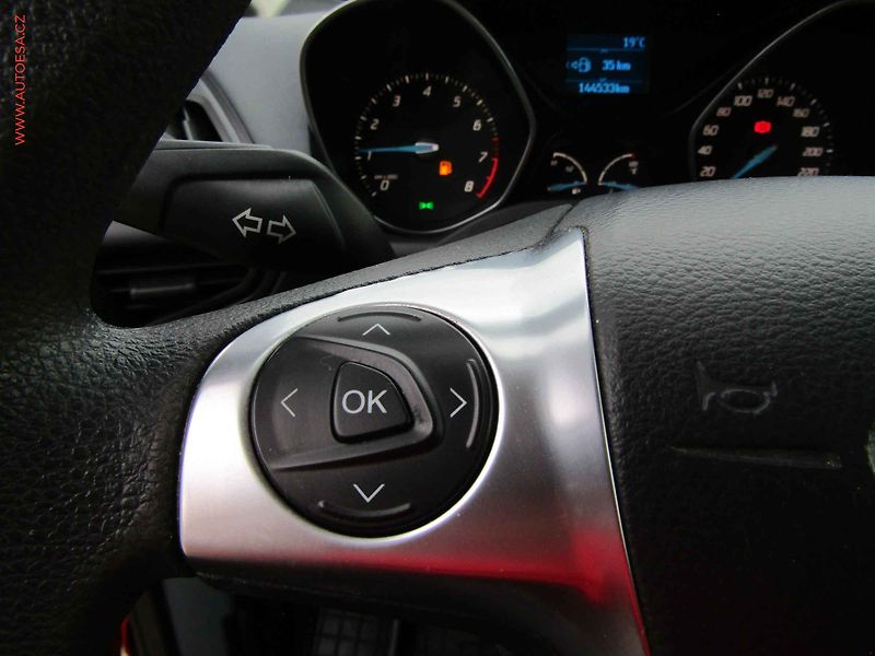 Ford C-MAX (2013) 1.6i, ČR, AC - fotka 13 z 18