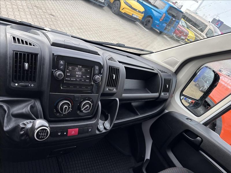 Peugeot Boxer 2,2 BluHDI 88kW L1 Active - fotka 28 z 31