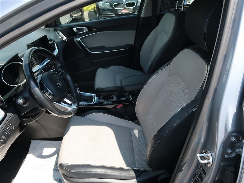 Kia Ceed 1,6 CRDi,100kW,Exclusive,ČR - fotka 12 z 31