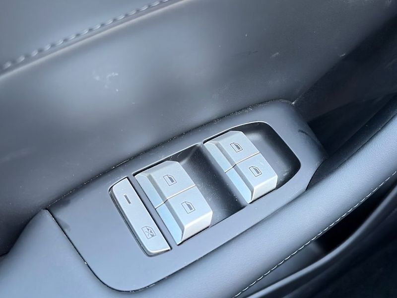 MG MGS5 EV (2026) S5 EV Emotion 49kWh - fotka 18 z 22