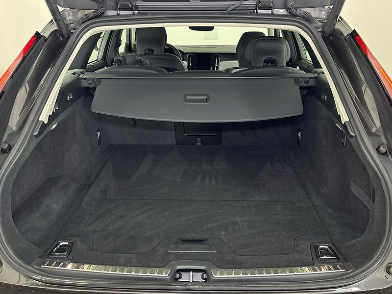 Volvo V90 Cross Country AWD - fotka 10 z 29