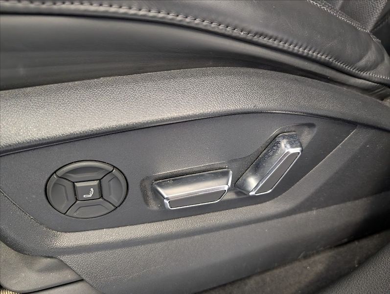 Audi Q8 E55 TFSI Quattro S-line - fotka 18 z 38