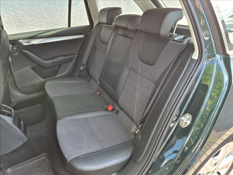 Škoda Octavia 2,0 TDI 110Kw El.Kufr Webasto! - fotka 16 z 30