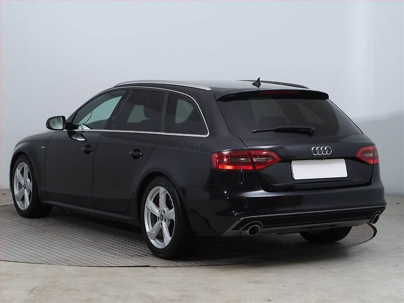 Audi A4 (2013) S-Line 3.0 TDI, 4X4, Automat - fotka 4 z 18