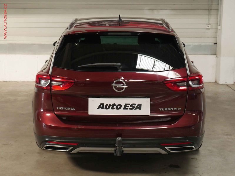 Opel Insignia (2018) 2.0 CDTI 4x4, 2.maj, LED - fotka 5 z 22