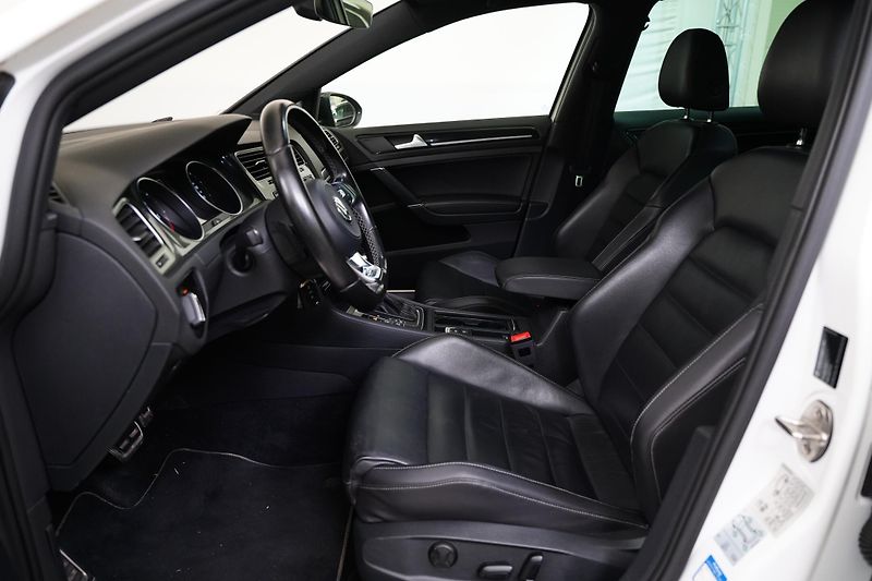 Volkswagen Golf - fotka 5 z 6
