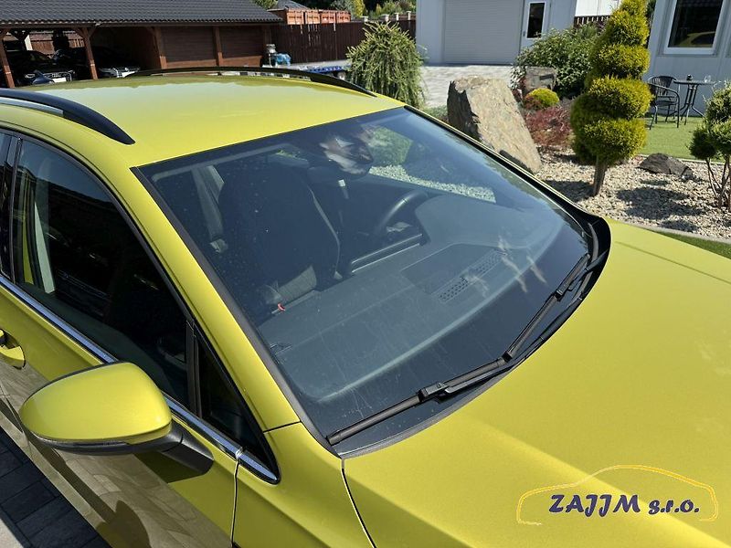Volkswagen Golf 2.0TDI 110kw DSG + kamera - fotka 12 z 51
