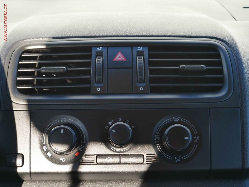 Škoda Fabia (2008) 1.2i, ČR, AC, tažné - fotka 11 z 15