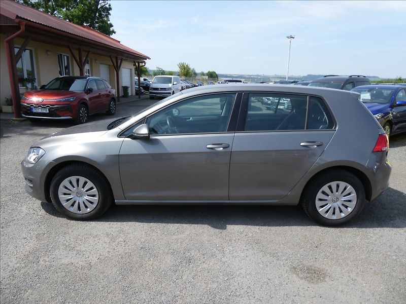 Volkswagen Golf 1,2 TSi 81kW auto klima, závěs - fotka 6 z 50
