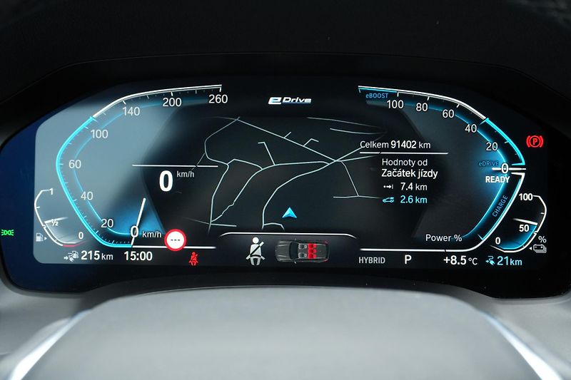 BMW Řada 3 330e xDrive, ACC, Tažné - fotka 21 z 39