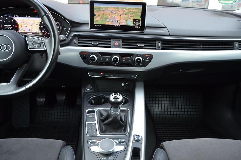Audi A4 (2017) 2.0 TDi 110kW / NAVI / XENON - fotka 24 z 46