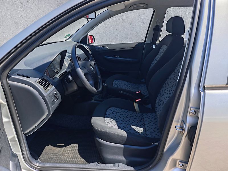 Škoda Fabia (2005) 1.4 16V Classic Klima 24.500km - fotka 14 z 40