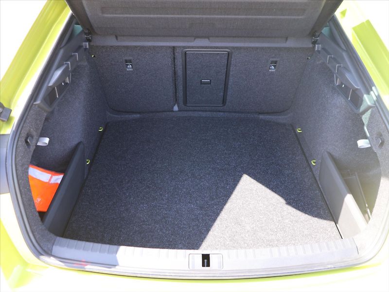 Škoda Octavia 2,0 TSI DSG RS DPH 1.maj CZ - fotka 10 z 34