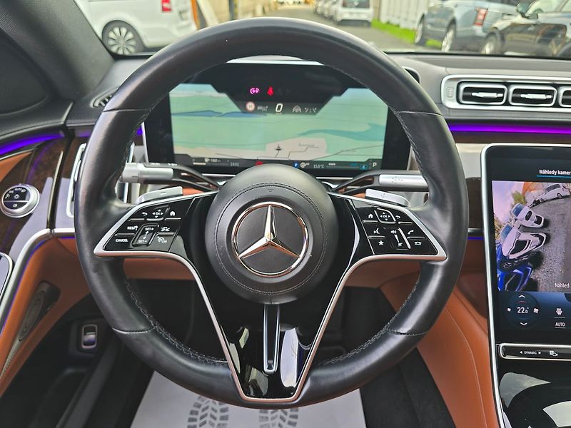Mercedes-Benz Třídy S S500 4Matic L - fotka 18 z 37