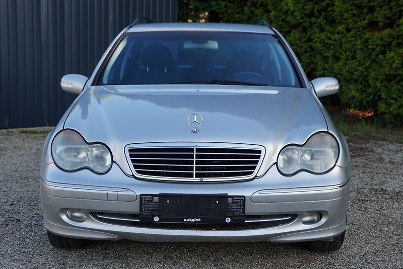 Mercedes-Benz Třídy C (2002) C 220 CDI Avantgarde - fotka 6 z 18
