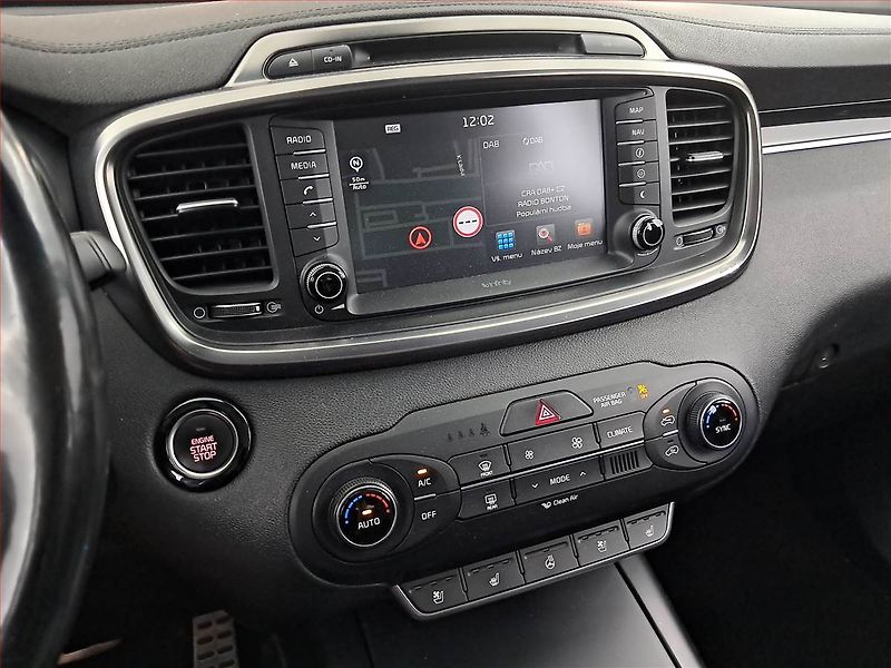 Kia Sorento (2016) 2.2 CRDi, 4X4, Automat, Kůže - fotka 12 z 23