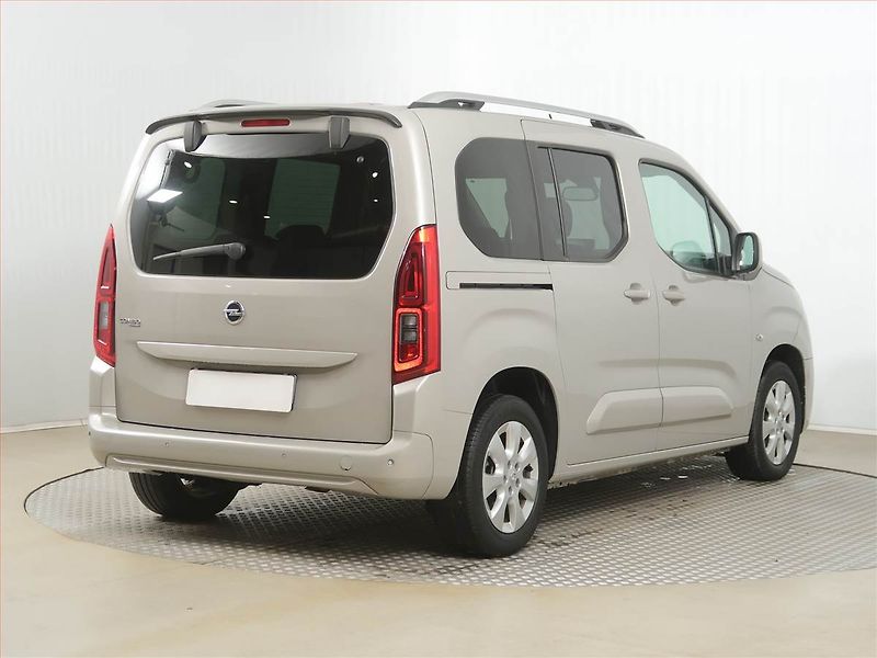 Opel Combo (2020) Enjoy 1.2 Turbo, 5Míst, ČR - fotka 5 z 16