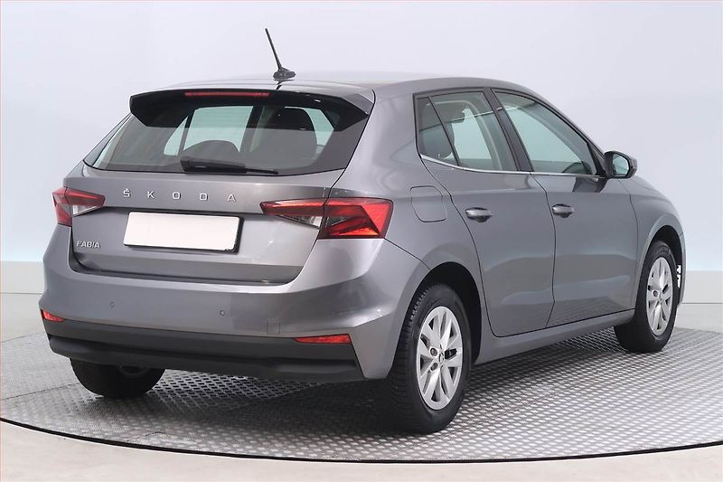 Škoda Fabia (2022) Ambition 1.0 TSI, Tempomat - fotka 5 z 17