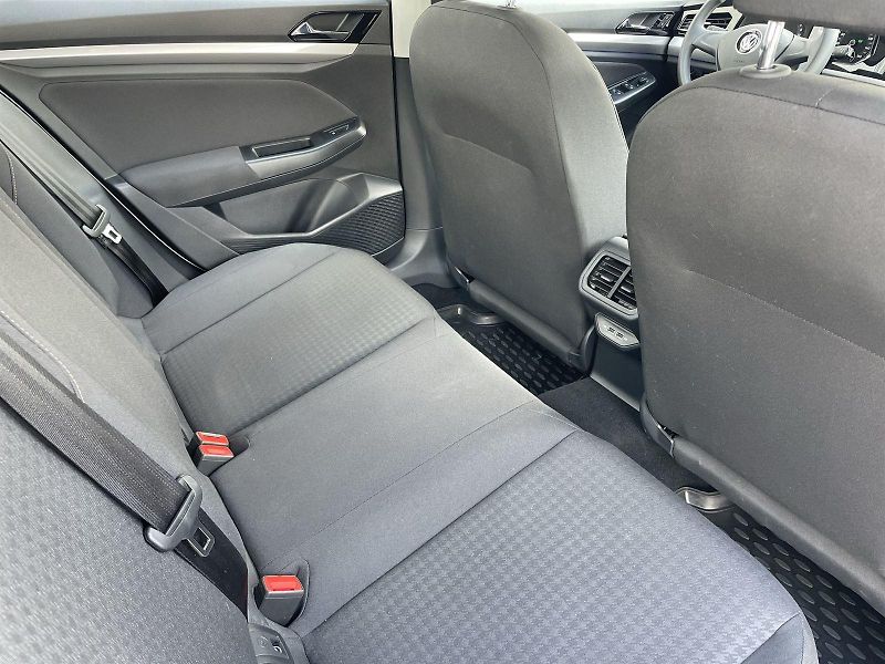 Volkswagen Bora (2019) E- 100 kW DSG - fotka 10 z 21