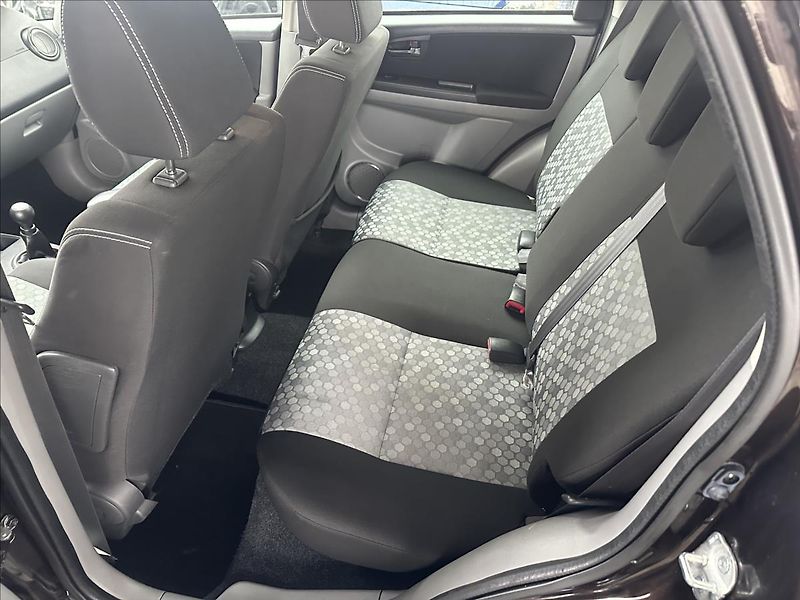 Suzuki SX4 1,6 4x4 STYLE TAŽNÉ - fotka 13 z 22