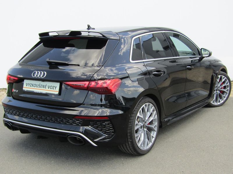 Audi RS 3 (2024) 2,5 TFSI Quattro 294KW - fotka 2 z 30