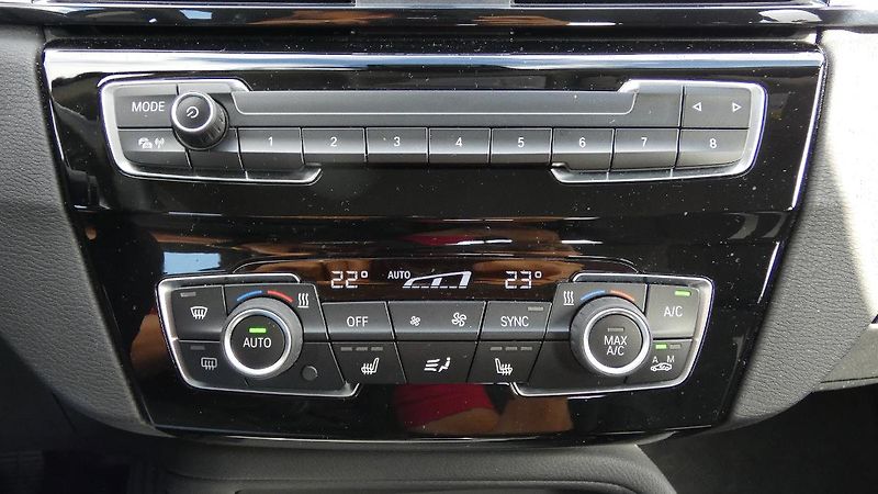 BMW X1 s Drive18d - fotka 16 z 24