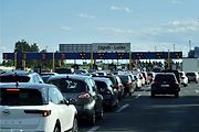 Kolona na chorvatské dálnici A1 u mýtné brány Záhřeb-Lučko