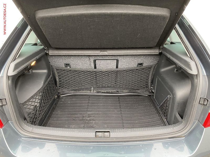 Škoda Rapid (2014) 1.2 TSi, Ambition, park.čidla - fotka 7 z 17