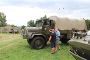 Tatra 128 byla středem pozornosti.